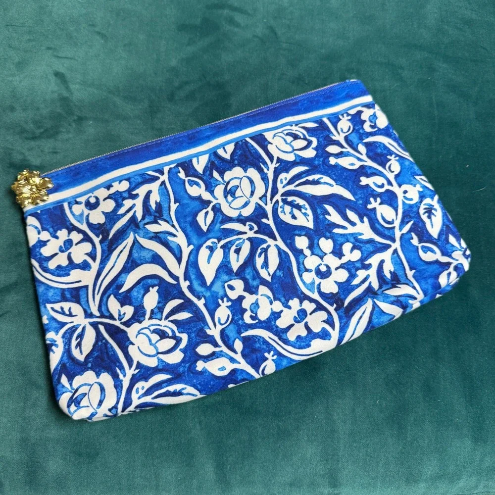 Estee Lauder Blue Floral Print Cosmetic Bag‎ Pouch Zipper Gold Flower Charm